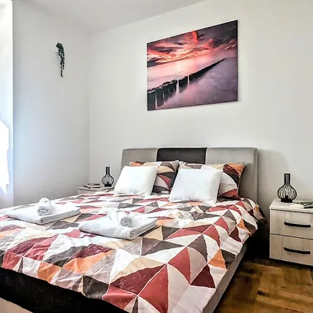 Spacious & Attractive 600M-7Minuta Hoda Od Centra, Mogucnost Za Parking-Apartmani-Nsmilos Novi Sad Exterior foto