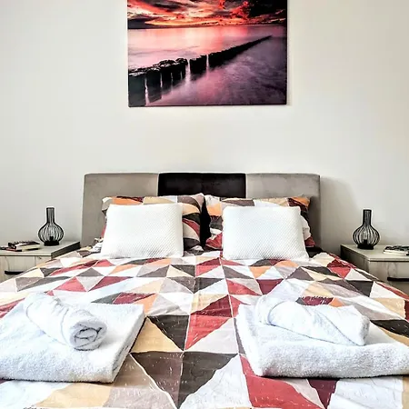 Spacious & Attractive 600M-7Minuta Hoda Od Centra, Mogucnost Za Parking-Apartmani-Nsmilos Novi Sad Exterior foto