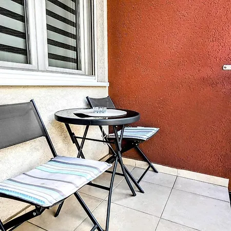 Spacious & Attractive 600M-7Minuta Hoda Od Centra, Mogucnost Za Parking-Apartmani-Nsmilos Novi Sad Exterior foto