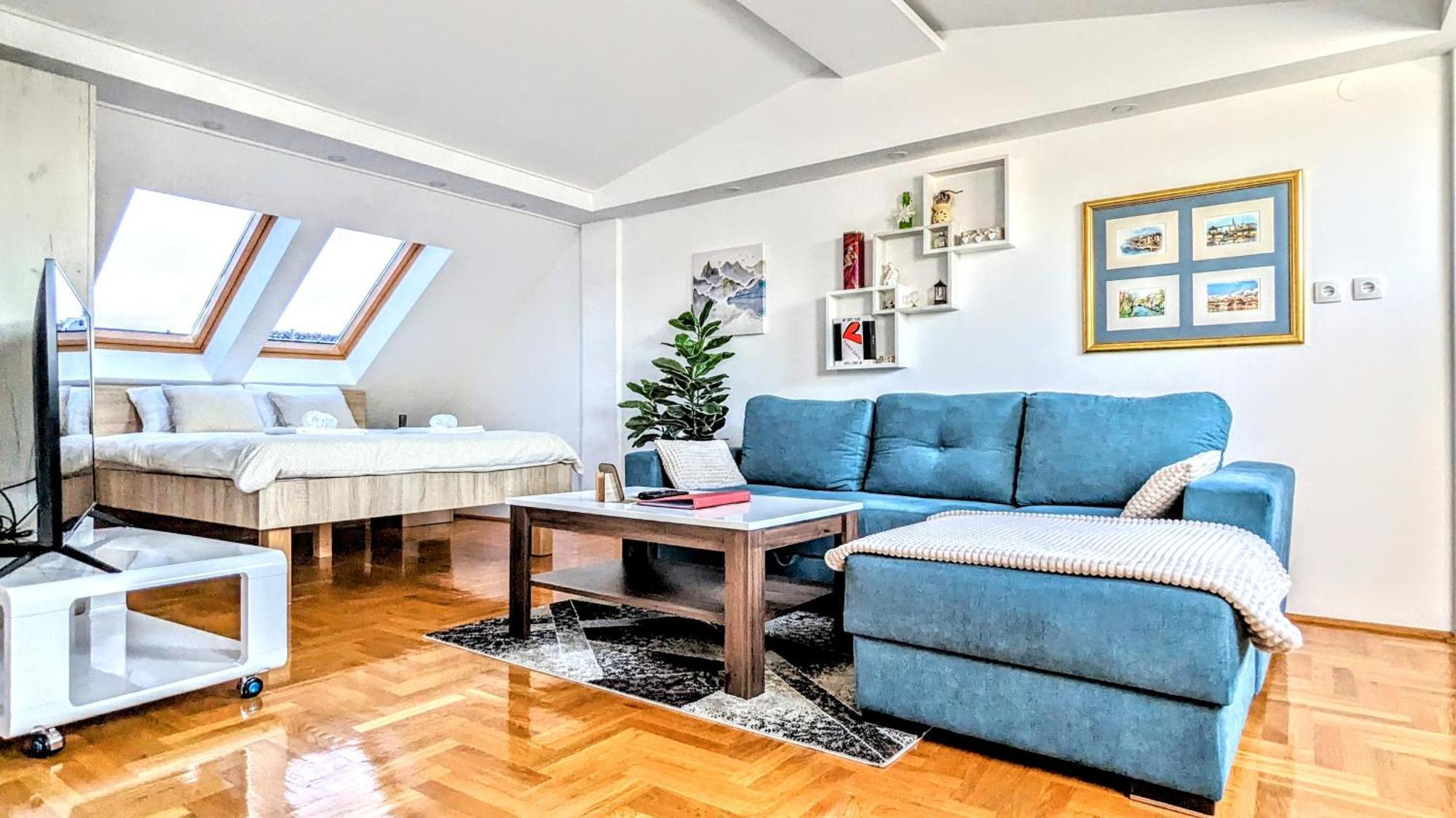 Apartment Spacious & Attractive 600m-7minuta Hoda Od Centra, Mogucnost Za Parking-apartmani-nsmilos