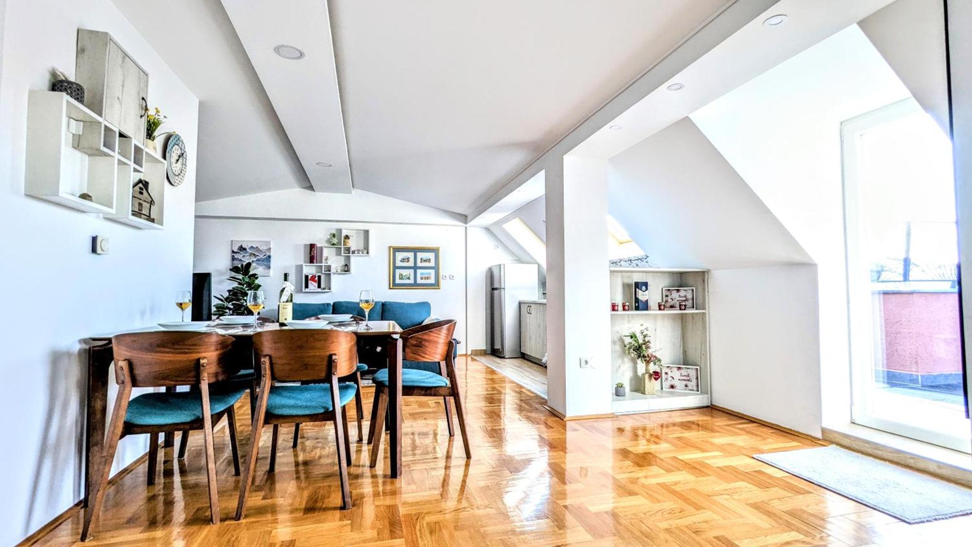 Spacious & Attractive 600m-7minuta Hoda Od Centra, Mogucnost Za Parking-apartmani-nsmilos Apartment